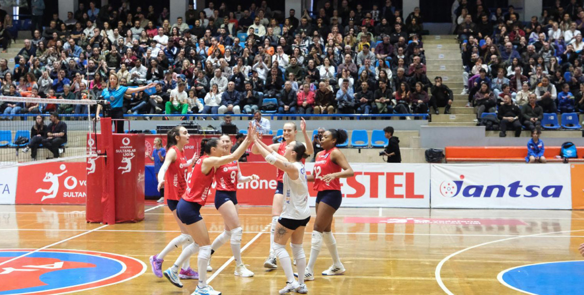 Aydın Büyükşehir Belediyespor Kadın Voleybol Takımı Çıkışını Sürdürdü