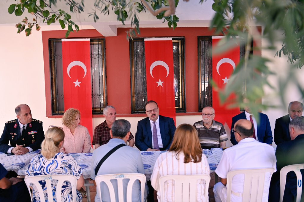 Aydın Valisi  Canpolat Ayşenur Ezgi Eygi’nin Baba Ocağına Gelerek Taziye Ziyaretinde Bulundu