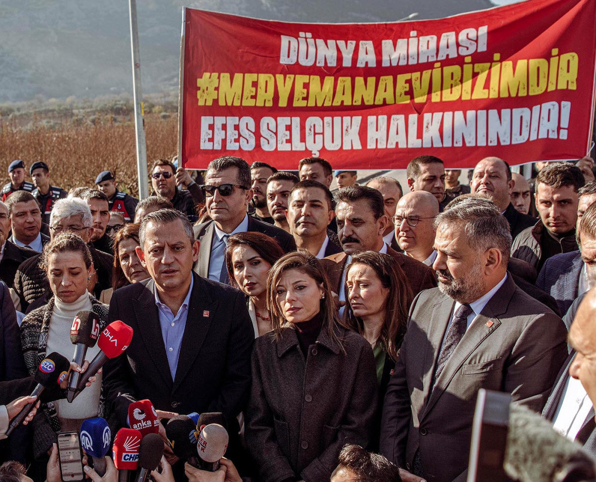 BAŞKAN ÖMER GÜNEL’DEN MERYEM ANA EVİ OTOPARKI NÖBETİNE DESTEK ZİYARETİ “BU HUKUKSUZLUĞA BİR AN ÖNCE SON VERİLMELİDİR”