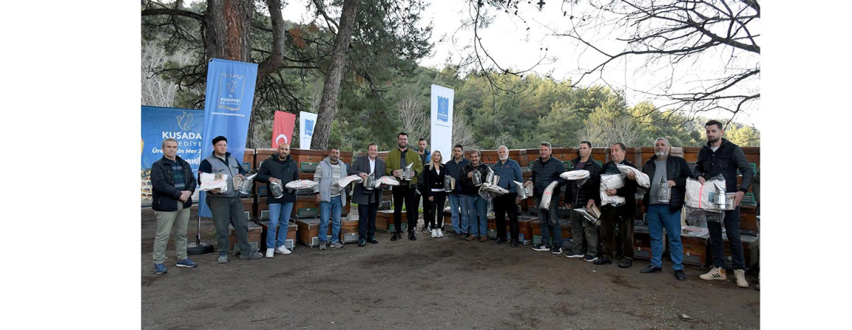 KUŞADASI BELEDİYESİ’NDEN ARICILARA MALZEME DESTEĞİ