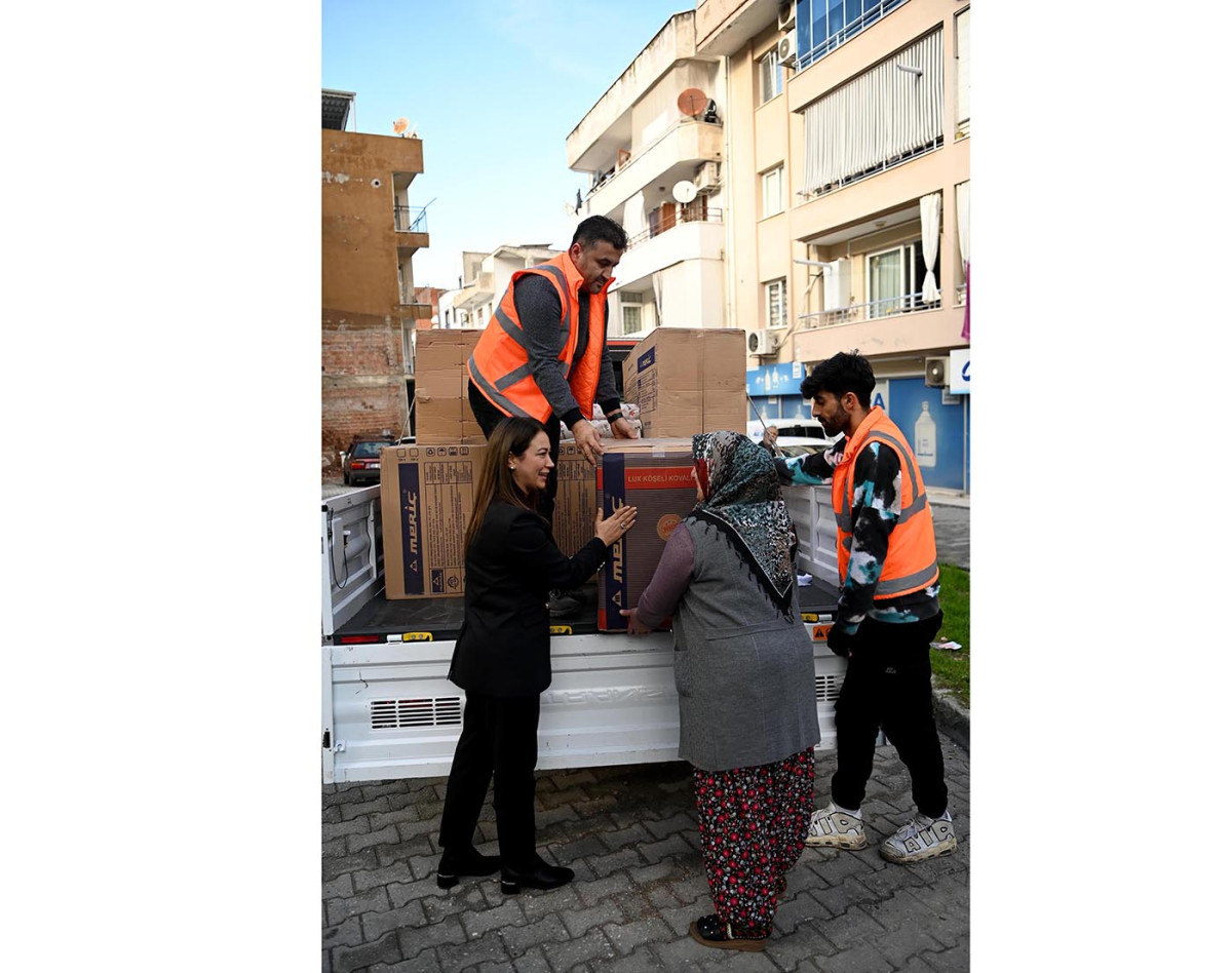 KUŞADASI BELEDİYESİ’NİN KIŞ DESTEĞİ SOBA YARDIMI İLE SÜRÜYOR 