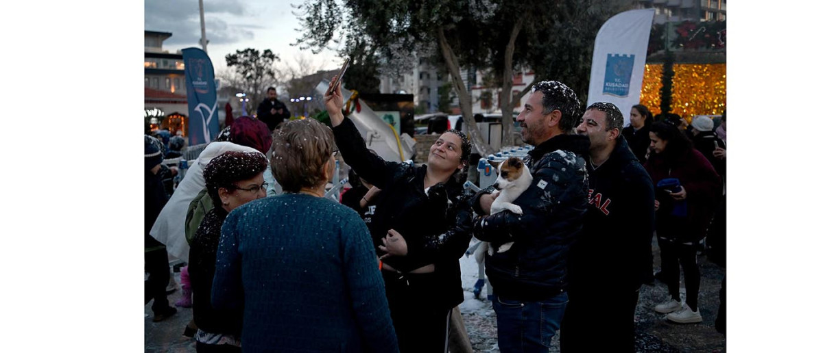 KUŞADASI’NI YENİ YIL COŞKUSU SARDI